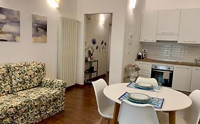 Mary Shelley - Elegant 2 Bedrooms With Balcony